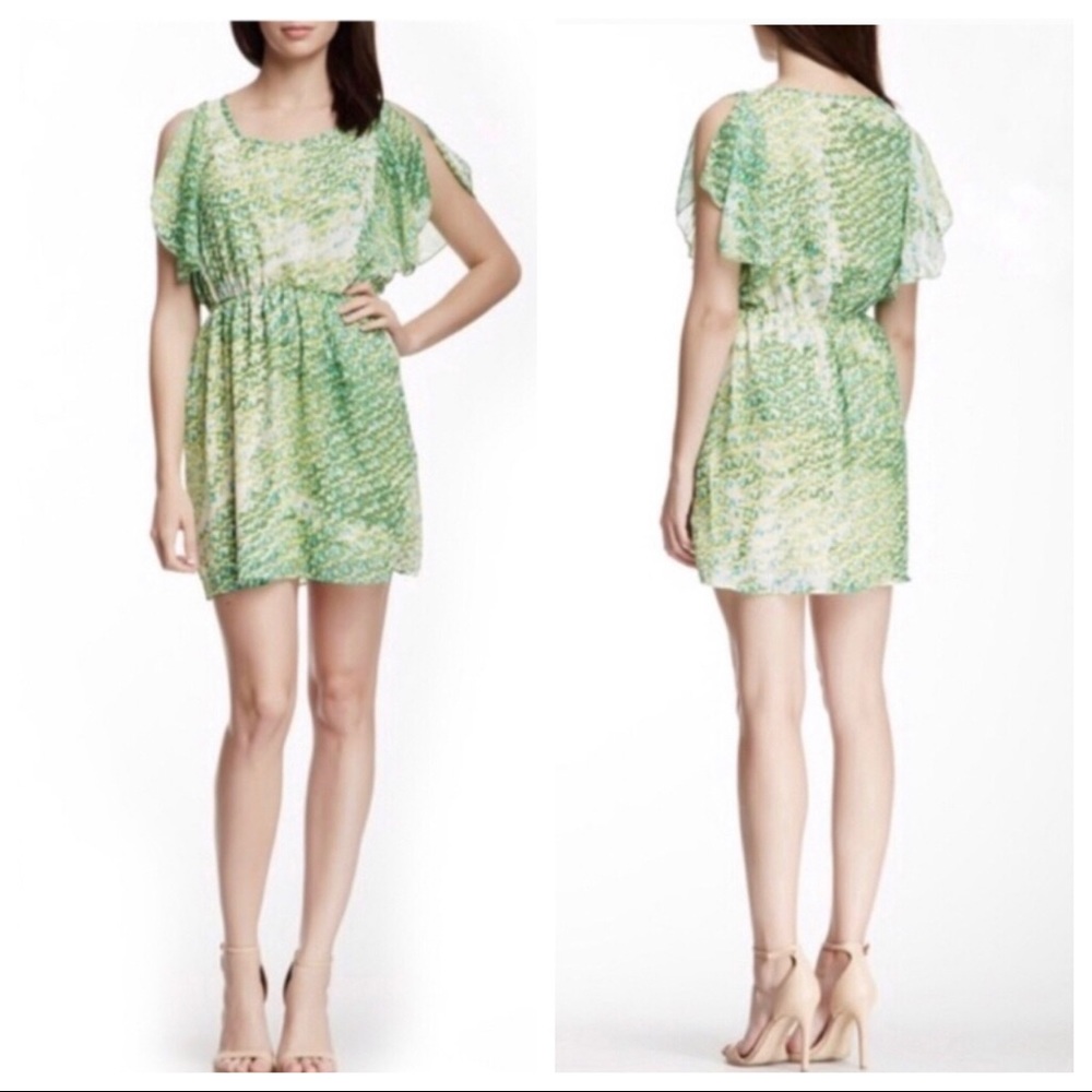 Romeo & Juliet Couture flutter sleeve dress size M